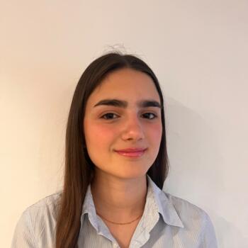 Canguro en Torrente: Paula