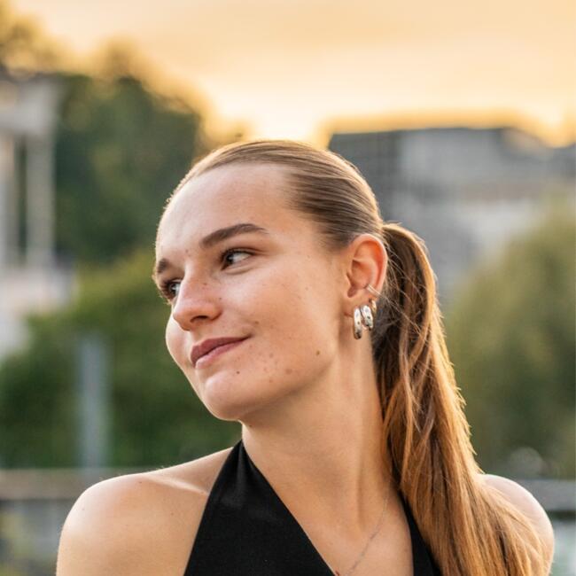 Babysitter in Villeneuve-le-Roi: Anaïs