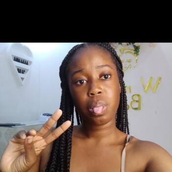 Baby-sitter in Saint-Jean de Terre-Neuve: Manzambi Gabriel