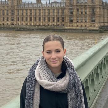 Babysitter in Whakamarama: Amber