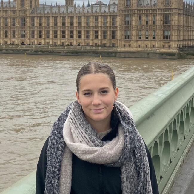 Babysitter in Whakamarama: Amber