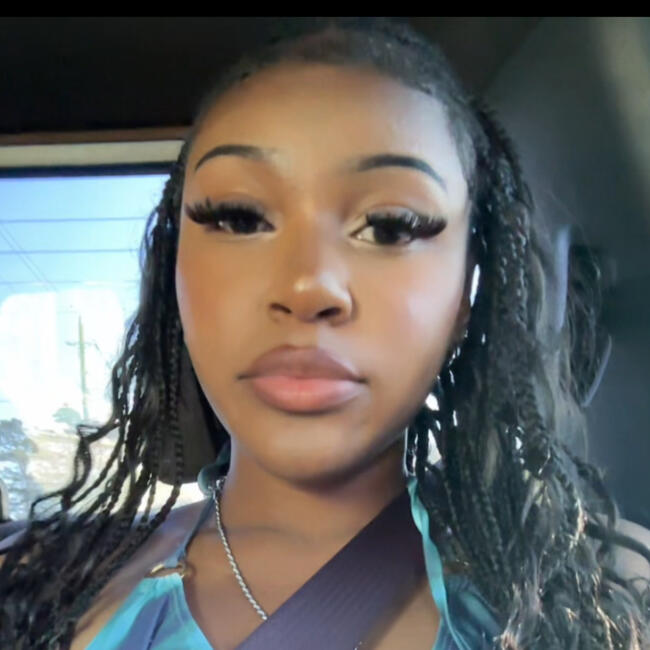 Baby-sitter in Orangeville: Cheyenne