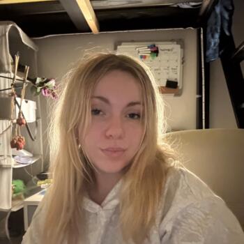 Babysitter Oakville: Scarlet