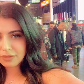 وظيفة جليسة أطفال في دبي: وظيفة جليسة أطفال Yasmeen
