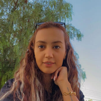 Babysitter Lemesós: Naghmeh