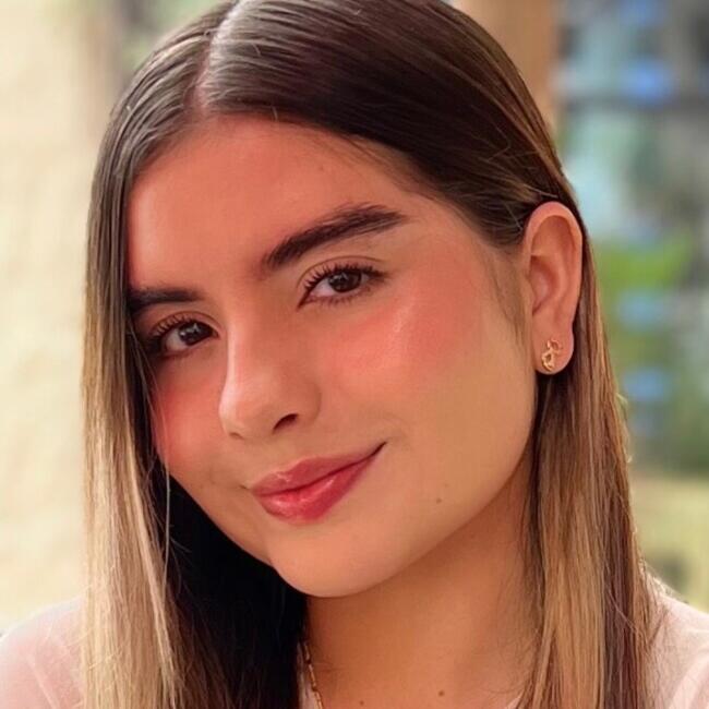 Babysitter in Oviedo: Yuli Tatiana