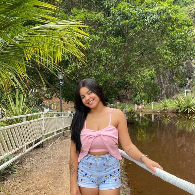 Babysitter in Caratinga: Ana