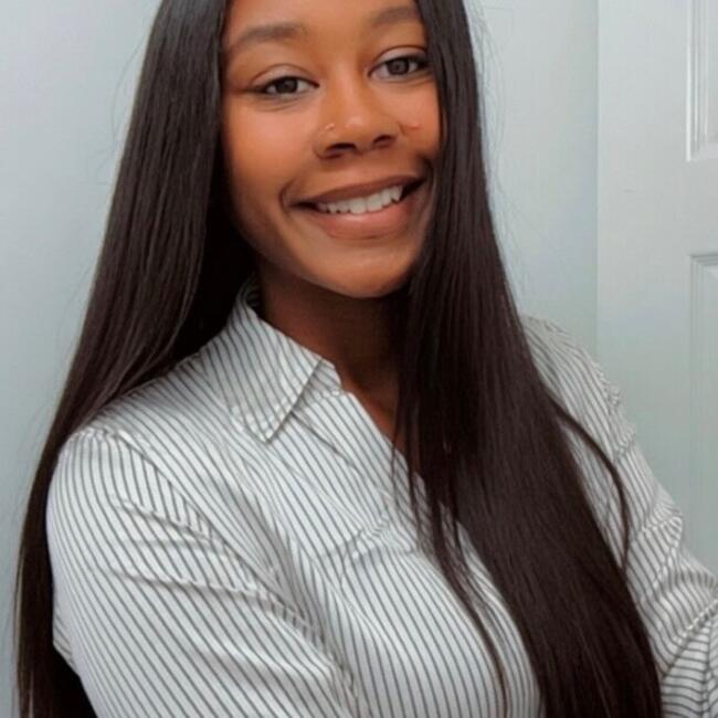 府中 のベビーシッター: Olivia