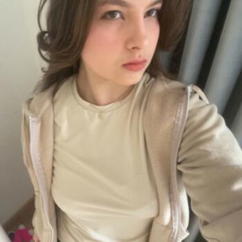 Babysitter Bazicourt: Adriana