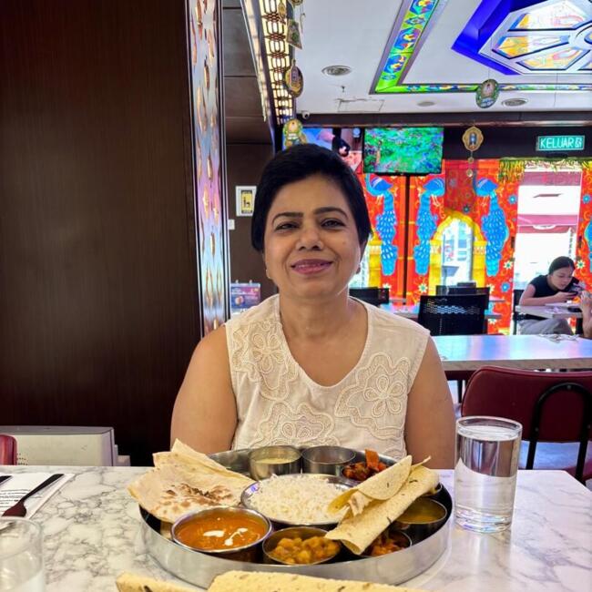 Pengasuh di Petaling Jaya: Sowba