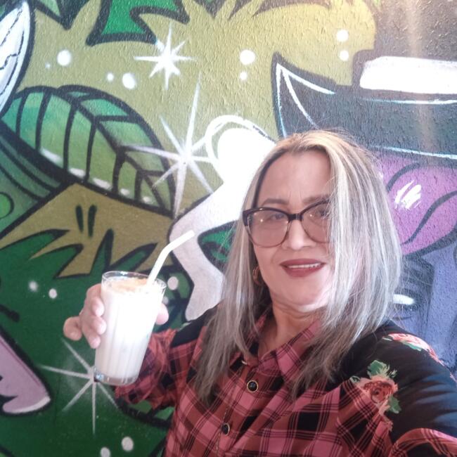 Babysitter in São José (São José): Sou Roserene tenho anos brasil