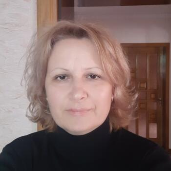 Babysitter in Tătăreşti: Nina