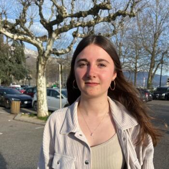 Baby-sitter in Annemasse: Clémence