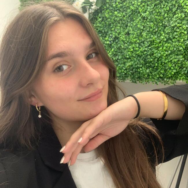 Babysitter in Fécamp: Lena