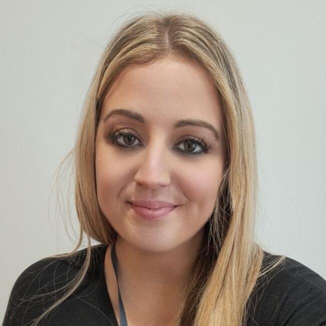 Babysitter in Livingston: Lauren