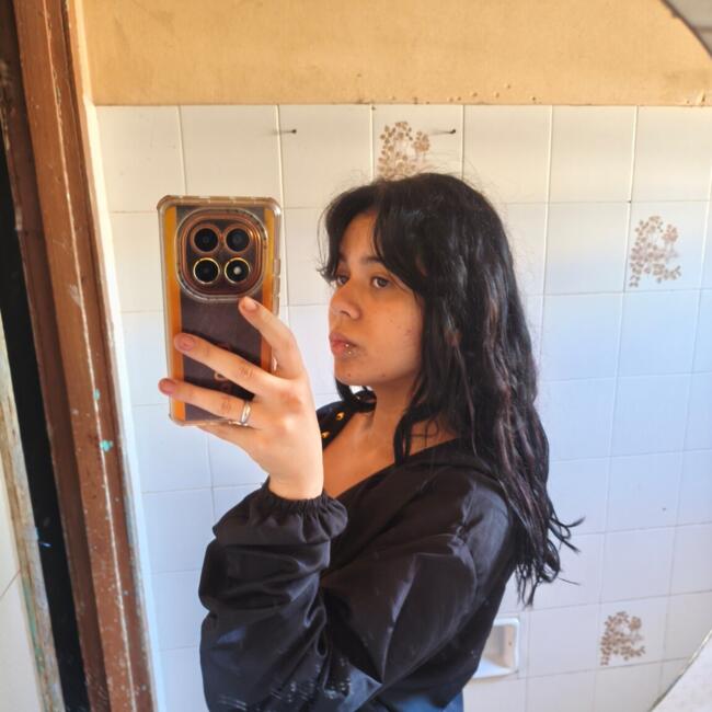 Babysitter in Carambeí: Yasmin