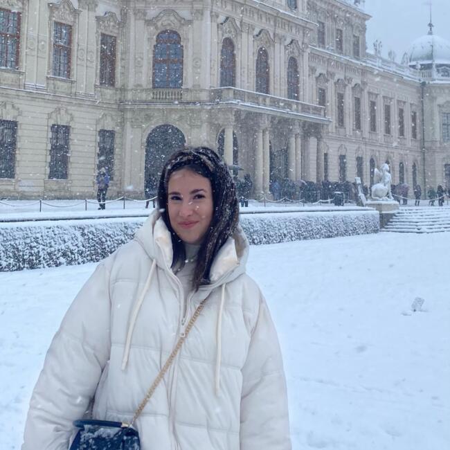 Babysitter in Vienna: Petra