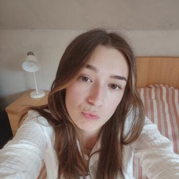Pau的保母: Laura