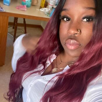 Babysitter in Smithfield: Akia