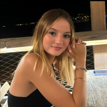 Babysitter in Souraïde: Lorena