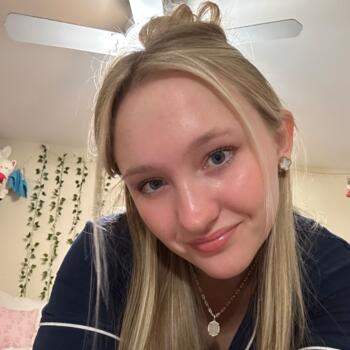 Babysitter in Havre de Grace: Bella