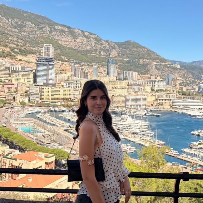 Babysitter in Cannes: Hinatea
