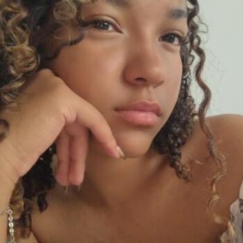 Babysitter Rio Verde: Kemely Beatriz dantas bernadin