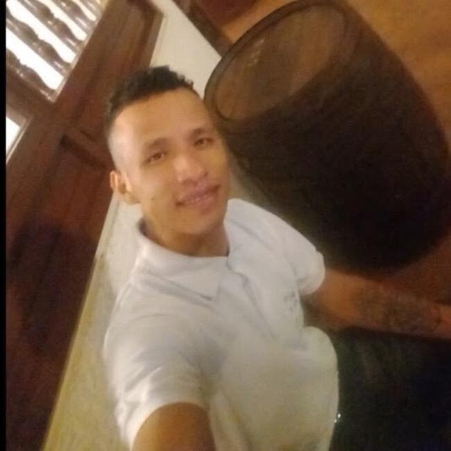 Babysitting job in Melgar: Giovanny