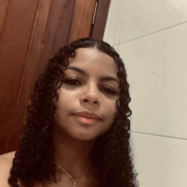 Babá em Sinop: Yslaine