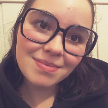 Babysitter Aizenay: Angeline