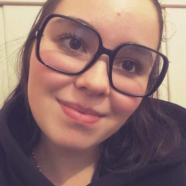 Babysitter in Aizenay: Angeline