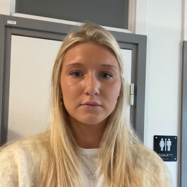 Babysitter in Täby: Emma