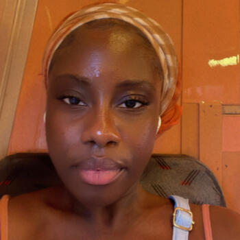 Baby-sitter in Chelles: Angela