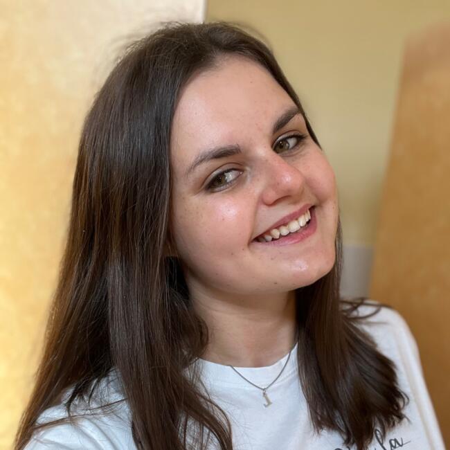 Babysitter in La Crèche: Lise