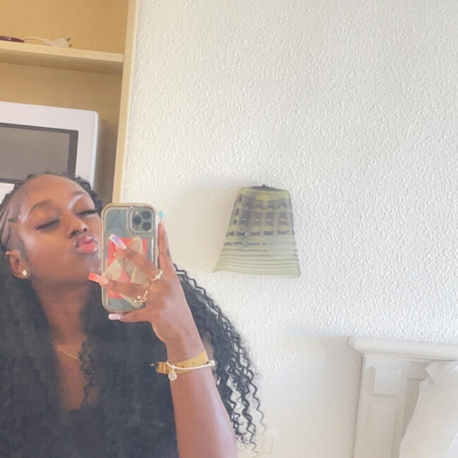 Babysitter in London: Kezrene