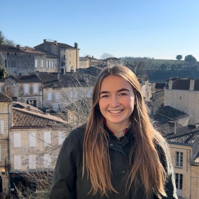 Babysitter in Caen: Caroline