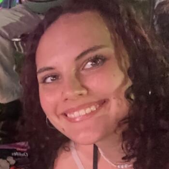 Babysitter in Coffs Harbour: Taya