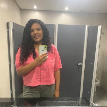 Babá em Arujá: Camila