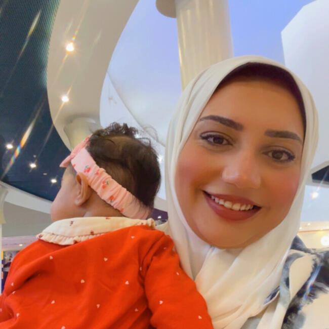 وظيفة جليسة أطفال في Jazīrat Abū Z̧aby: Menna