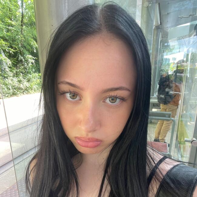 Babysitter in Orvault: Inès