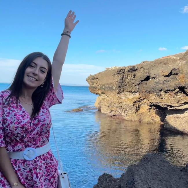 Babysitter in Bayonne: Elise