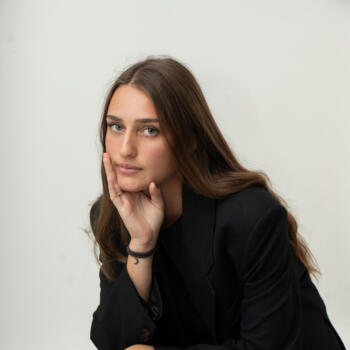 Babysitter in Paris: Rose