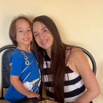Babysitter Anápolis: Cassia Priscila