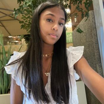 Babysitter in Salvador: Bela