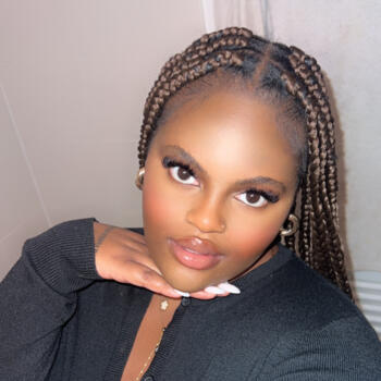 Babysitter in Rennes: Laura