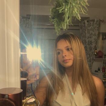 Babysitter in Enfield: Evelina