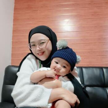 Babysitting job in Bandung: babysitting job Rena