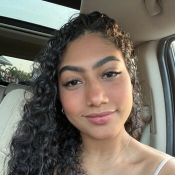 Babysitter in Glen Cove: Karen