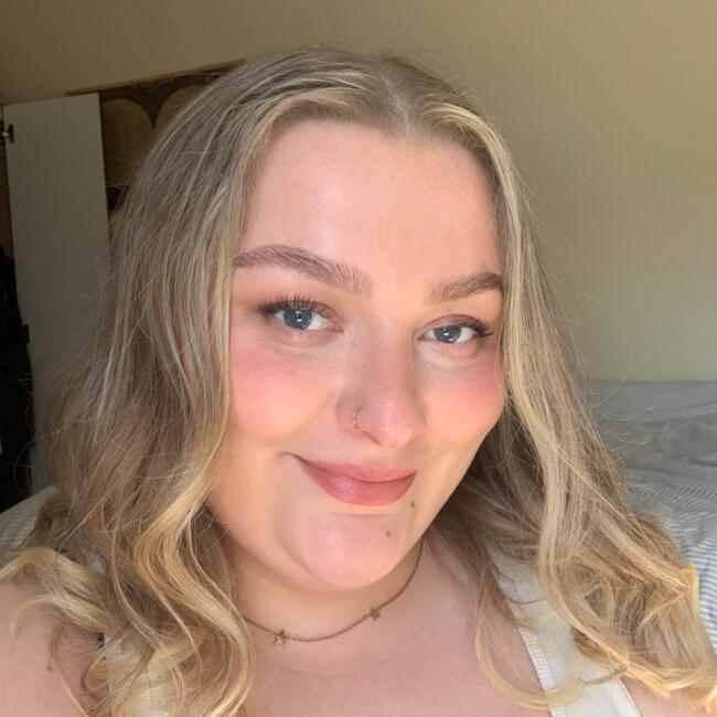 Babysitter in Manchester: Amy