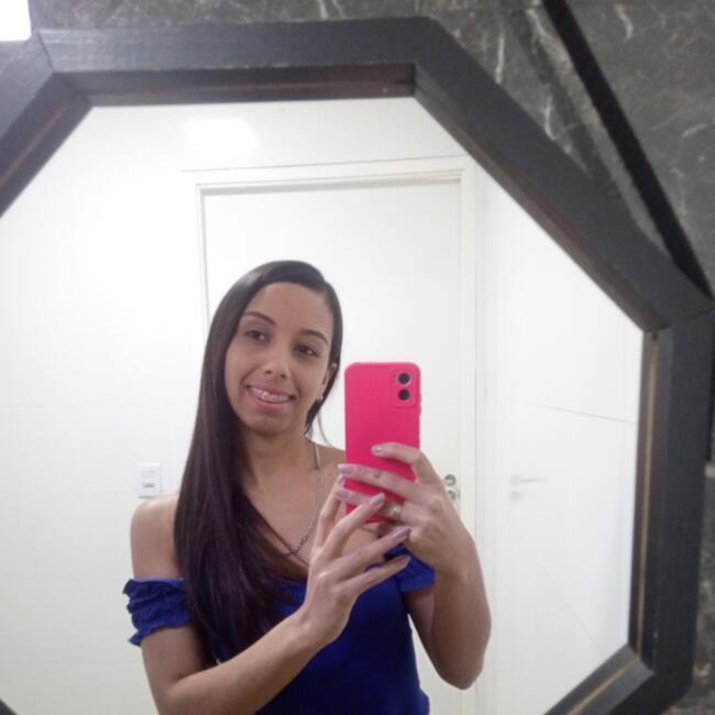 Babysitter in Anápolis: Maria